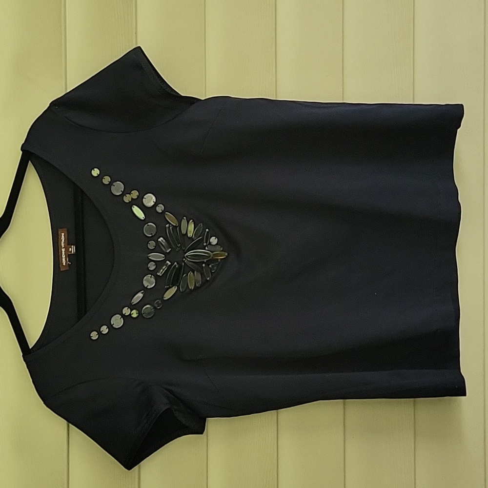 ADRIENNE VITTADINI SHIRT BLACK DRESSY WITH BEADED DESIGN SIZE 10
